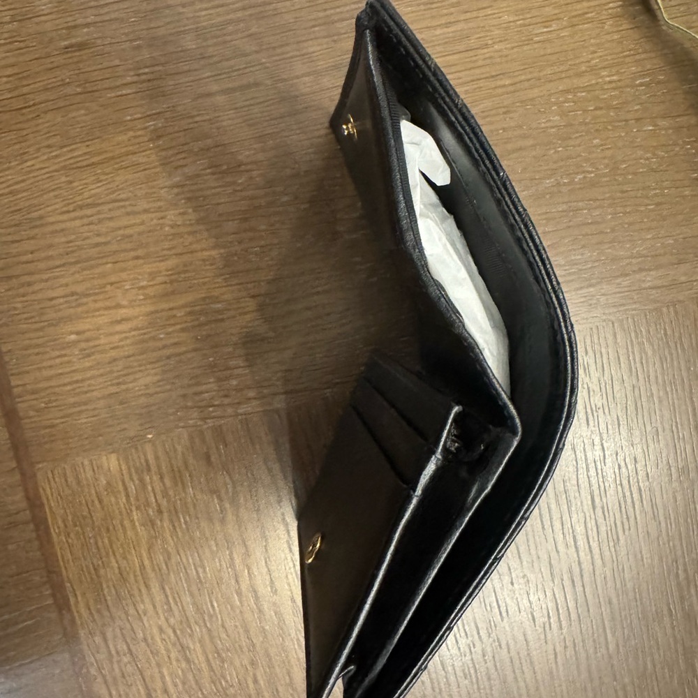 Gucci Black Chevron Leather Wallet - Picture 5 of 11